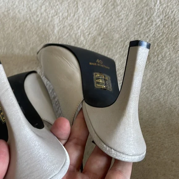 Y2K silver Satin Sling back Pumps - Picture 8 of 13